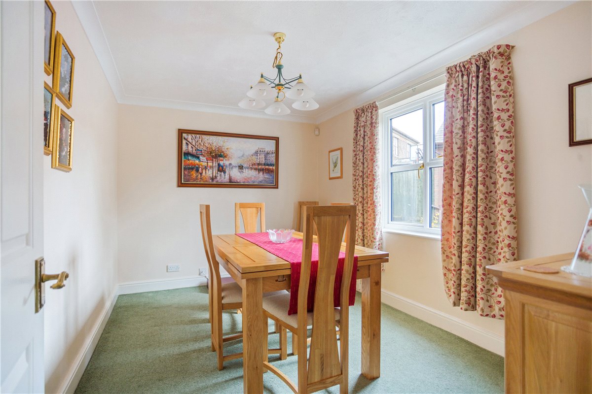 4 bedroom house, King Alfred Close, Pewsey SN9 - Available