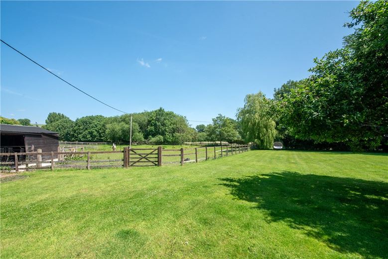 4 bedroom house, Lower Fyfield, Marlborough SN8 - Available