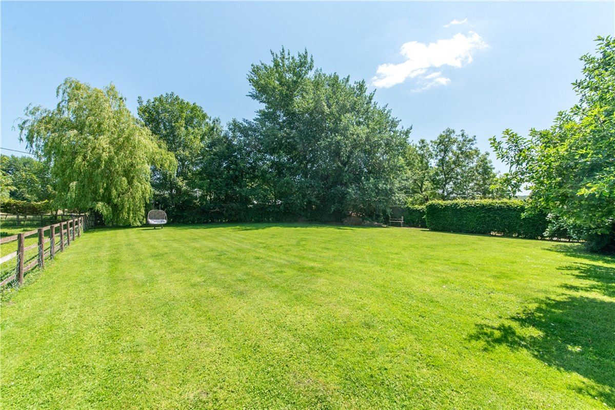 4 bedroom house, Lower Fyfield, Marlborough SN8 - Available