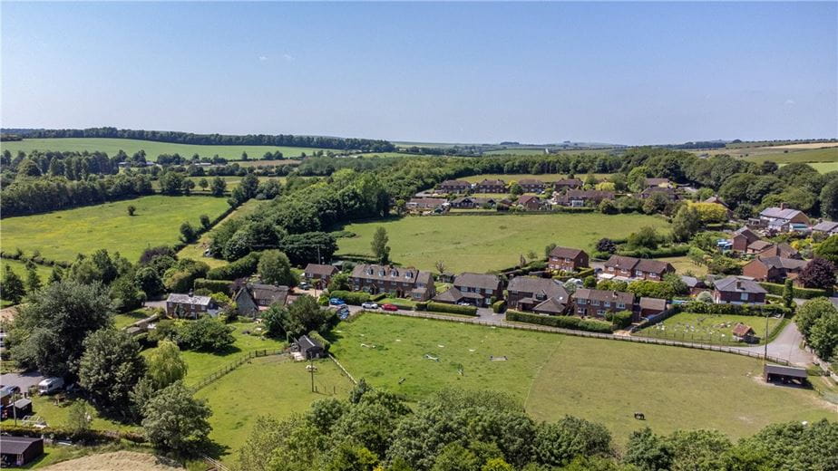 4 bedroom house, Lower Fyfield, Marlborough SN8 - Available