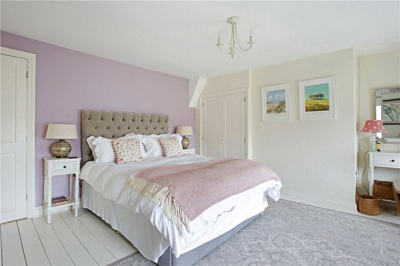 4 bedroom house, Lower Fyfield, Marlborough SN8 - Available