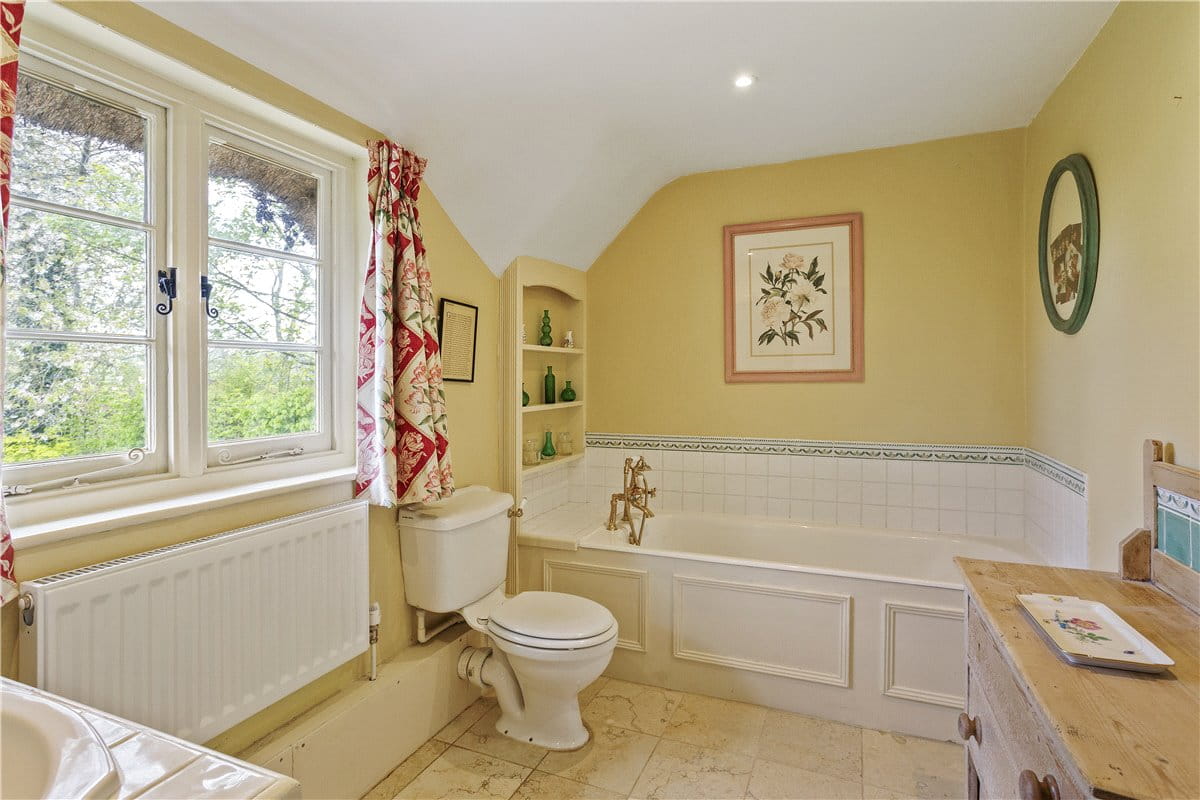 5 bedroom house, The Street, Marden SN10 - Available