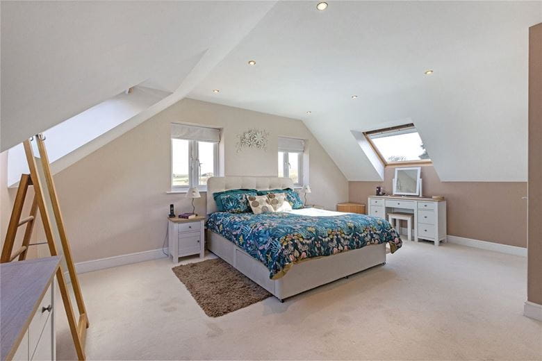 4 bedroom house, Upavon Road, North Newnton SN9 - Available