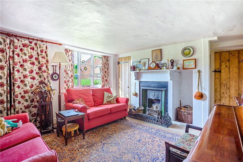 3 bedroom cottage, Avebury Trusloe, Marlborough SN8 - Available