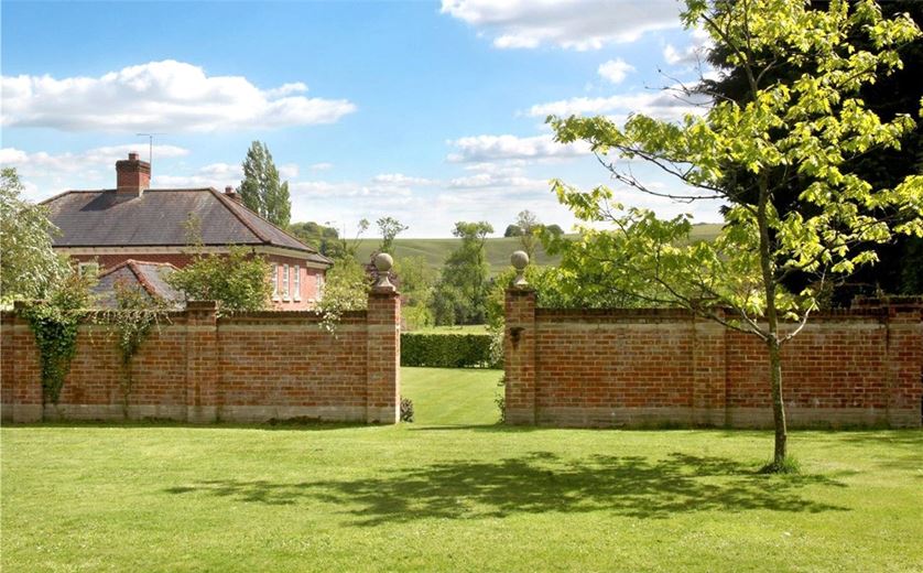 6 bedroom house, Milton Lilbourne, Pewsey SN9 - Available