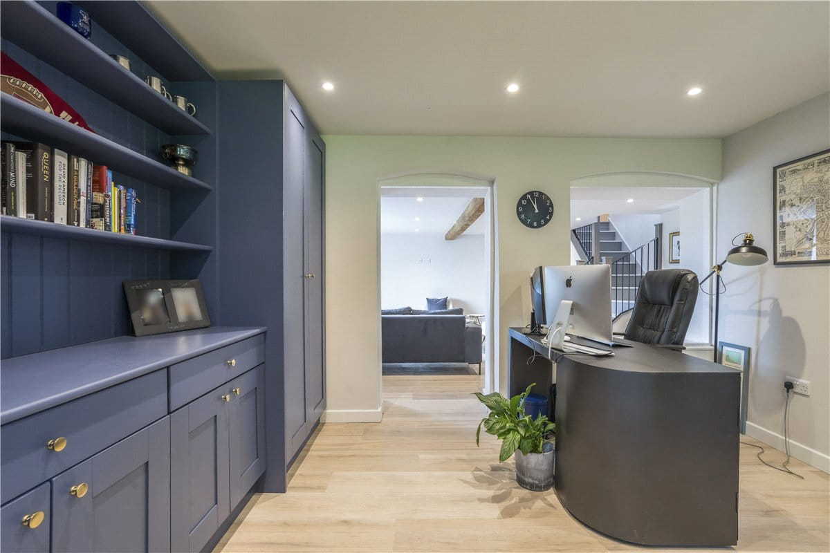 4 bedroom house, West Kennett, Marlborough SN8 - Available