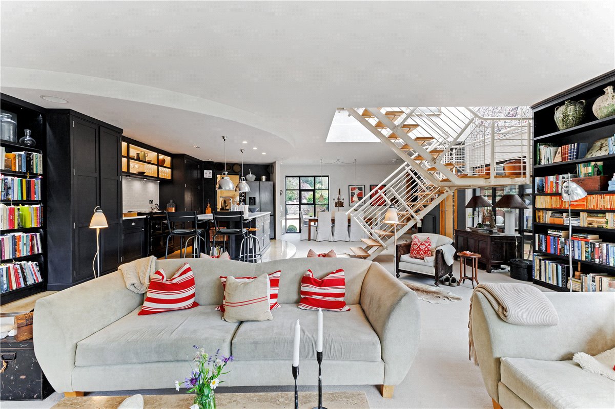 3 bedroom house, Lockeridge, Marlborough SN8 - Available