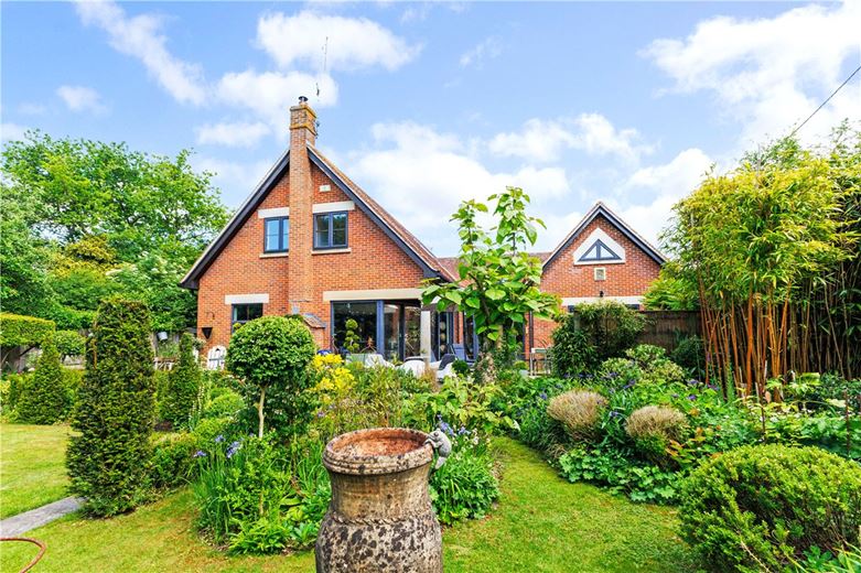 3 bedroom house, Lockeridge, Marlborough SN8 - Available