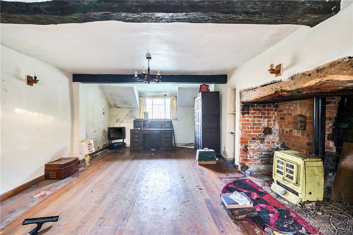 3 bedroom house, Westcourt, Burbage SN8 - Available