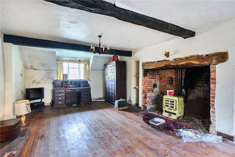 3 bedroom house, Westcourt, Burbage SN8 - Available