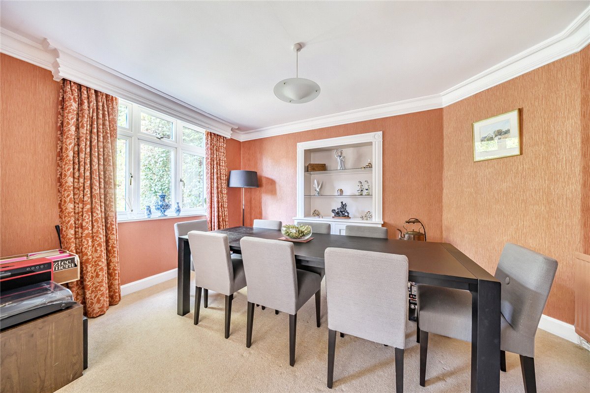 5 bedroom house, Leaze Road, Marlborough SN8 - Available