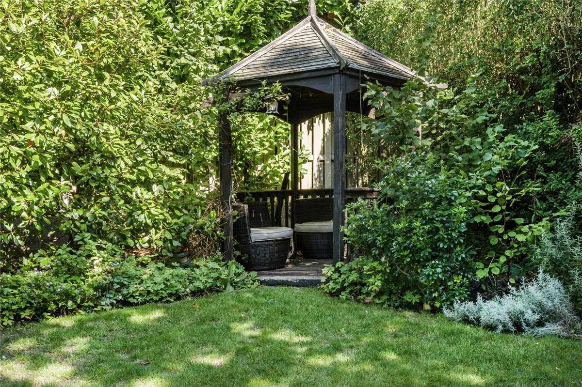 5 bedroom house, Leaze Road, Marlborough SN8 - Available