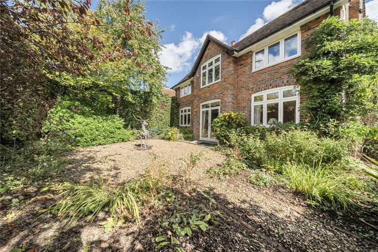 5 bedroom house, Leaze Road, Marlborough SN8 - Available