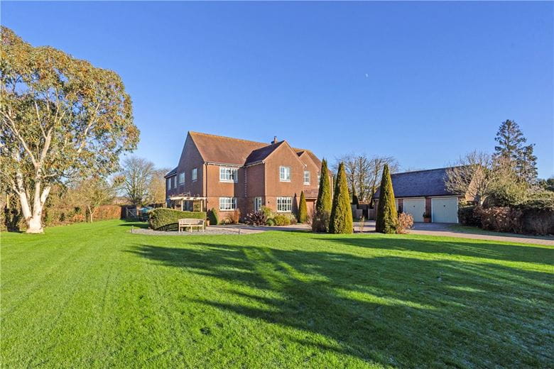 6 bedroom house, The Gables, Manor Paddock SN4 - Available