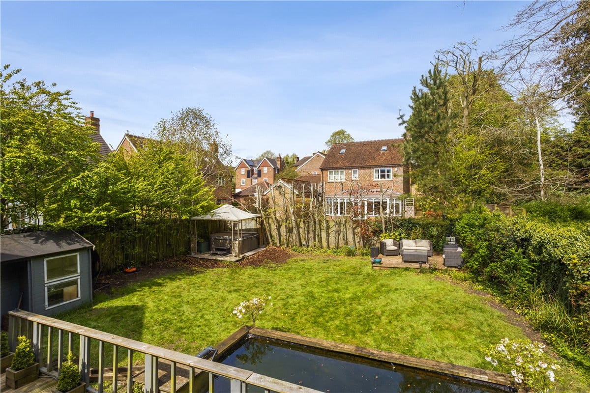 6 bedroom house, Kelham Gardens, Marlborough SN8 - Available