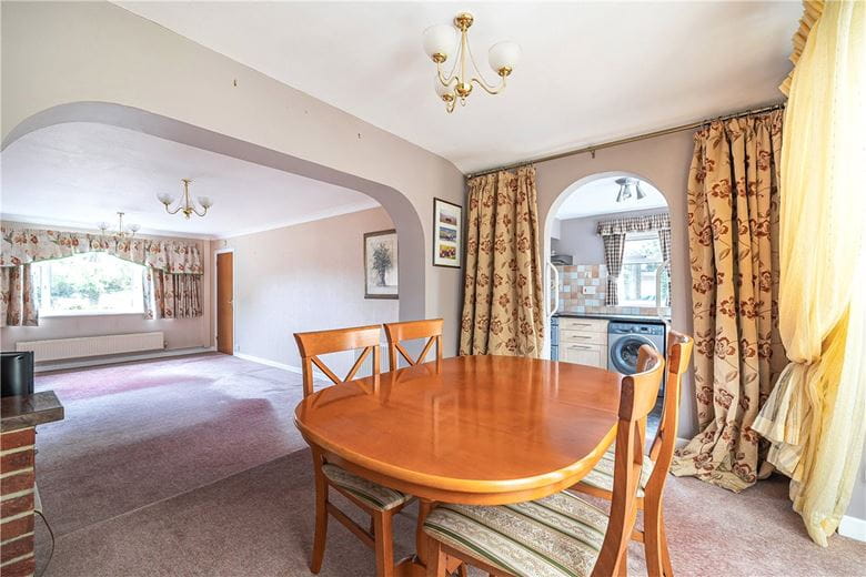 4 bedroom bungalow, High Street, Burbage SN83AR - Sold STC