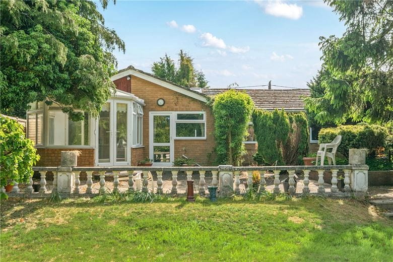 4 bedroom bungalow, High Street, Burbage SN83AR - Available