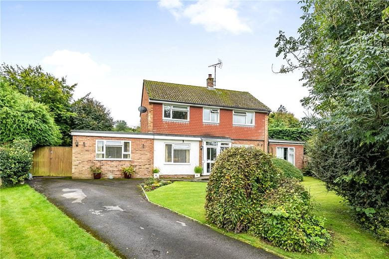 4 bedroom house, Elcot Close, Marlborough SN8 - Available