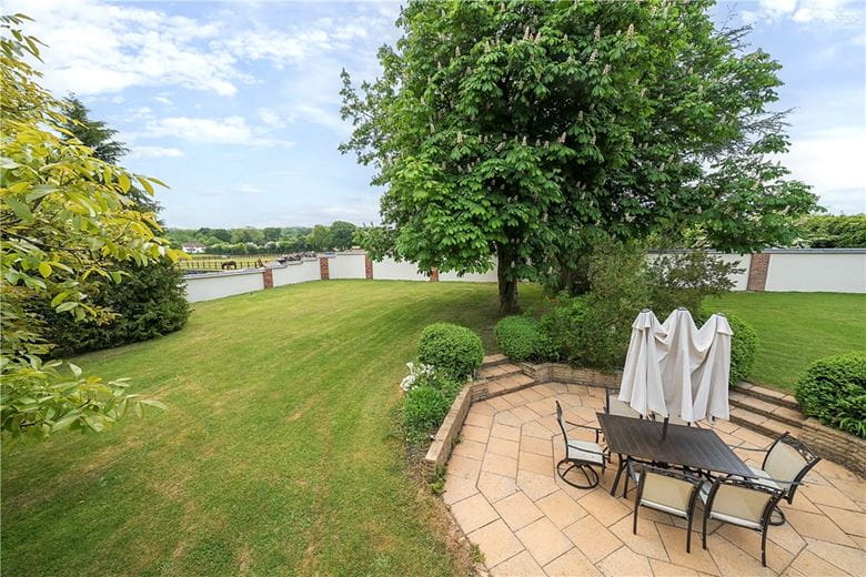 5 bedroom house, Clench Common, Marlborough SN8 - Available