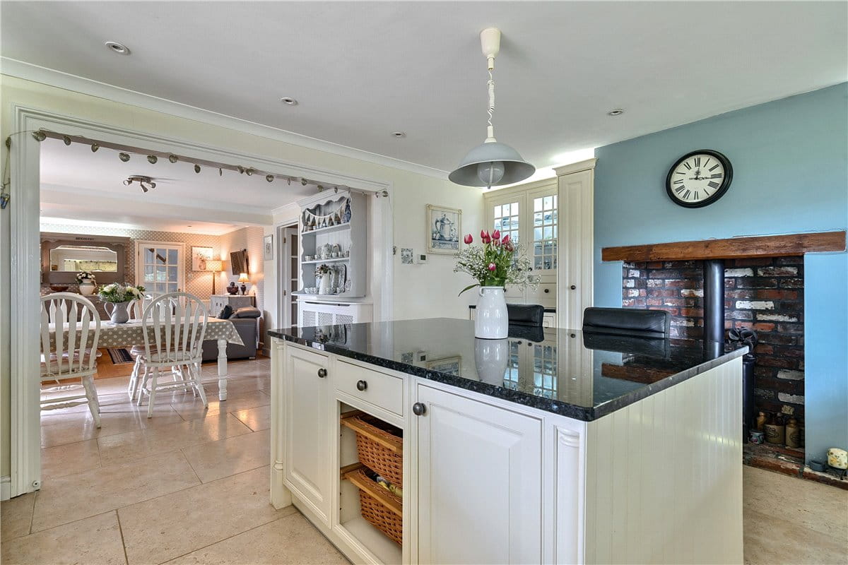 5 bedroom house, Clench Common, Marlborough SN8 - Available