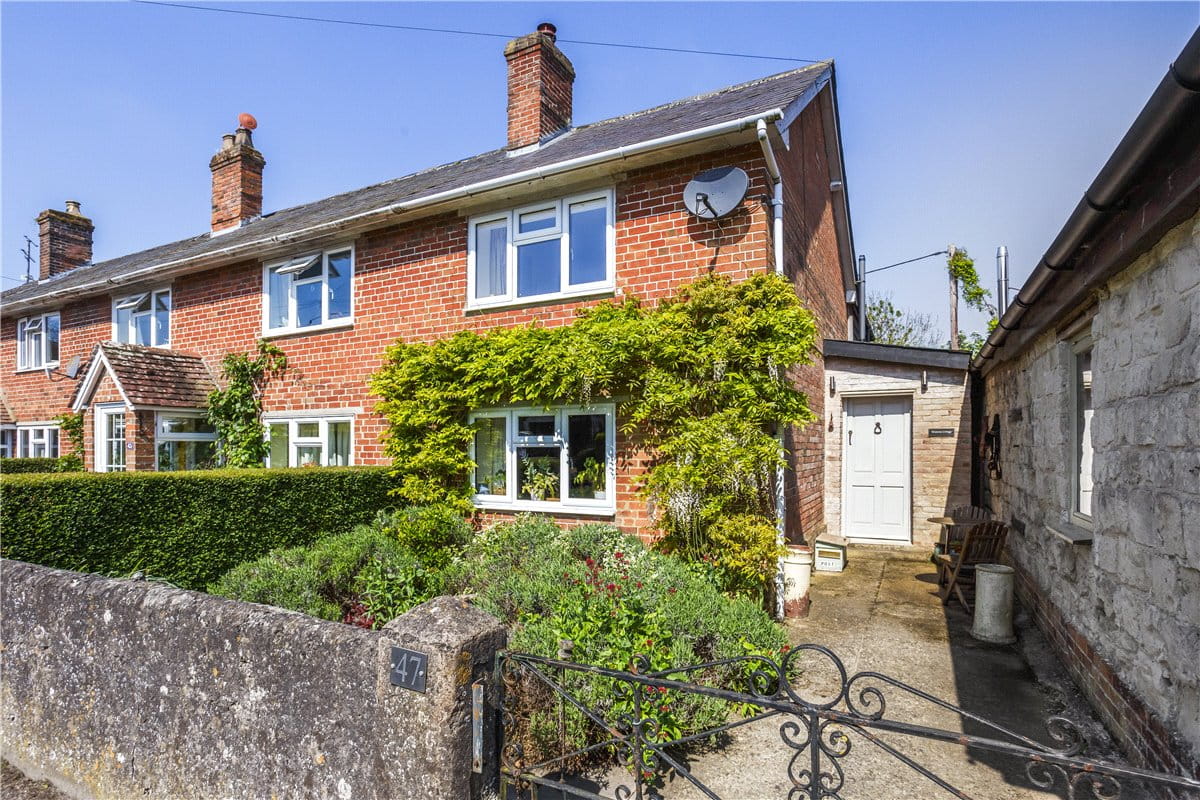 3 bedroom house, The Street, All Cannings SN10 - Available