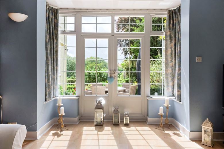 6 bedroom house, Bath Road, Marlborough SN8 - Available