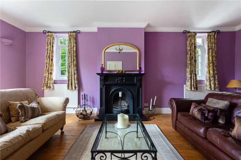 6 bedroom house, Bath Road, Marlborough SN8 - Available