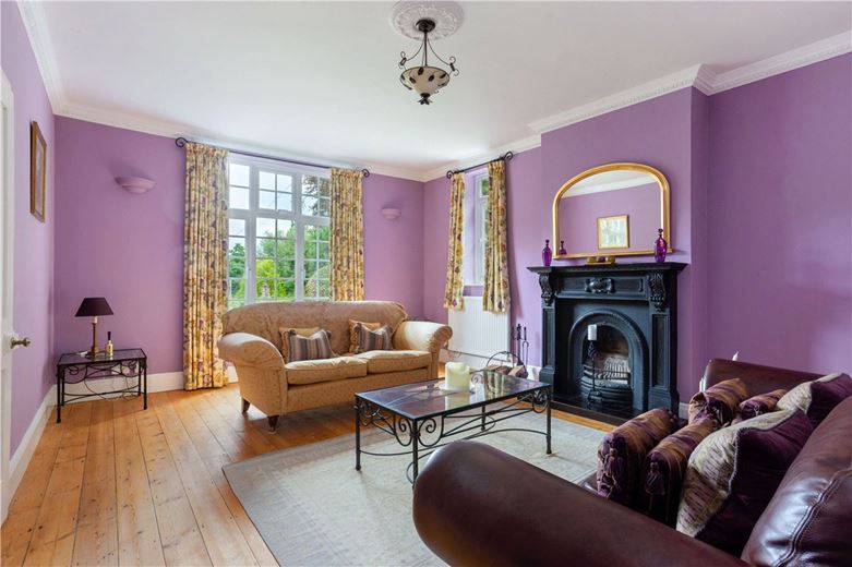 6 bedroom house, Bath Road, Marlborough SN8 - Available