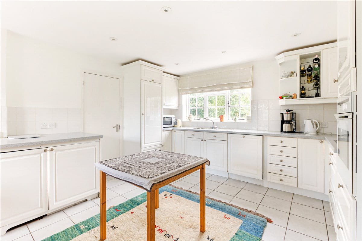 3 bedroom house, Hallam Cottages, Southend SN8 - Available