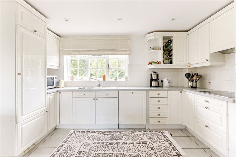 3 bedroom house, Hallam Cottages, Southend SN8 - Available