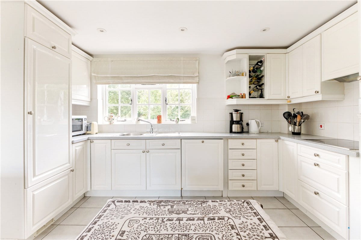 3 bedroom house, Hallam Cottages, Southend SN8 - Available