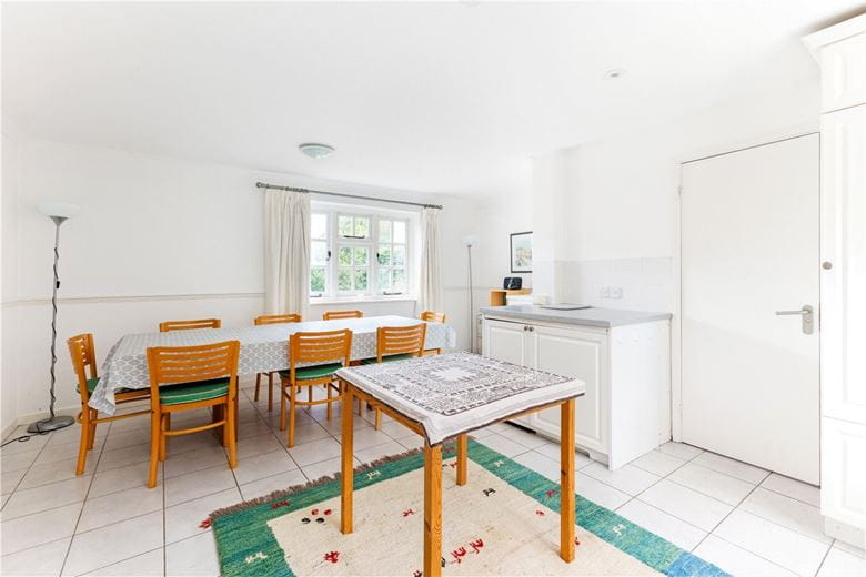 3 bedroom house, Hallam Cottages, Southend SN8 - Available
