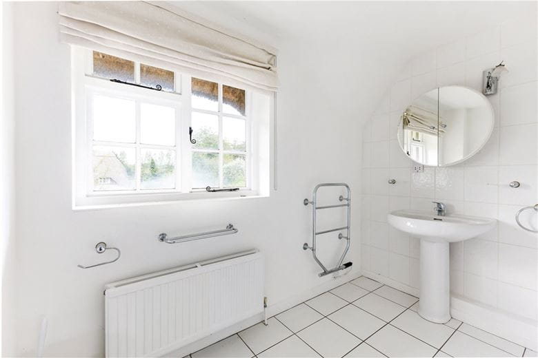 3 bedroom house, Hallam Cottages, Southend SN8 - Available