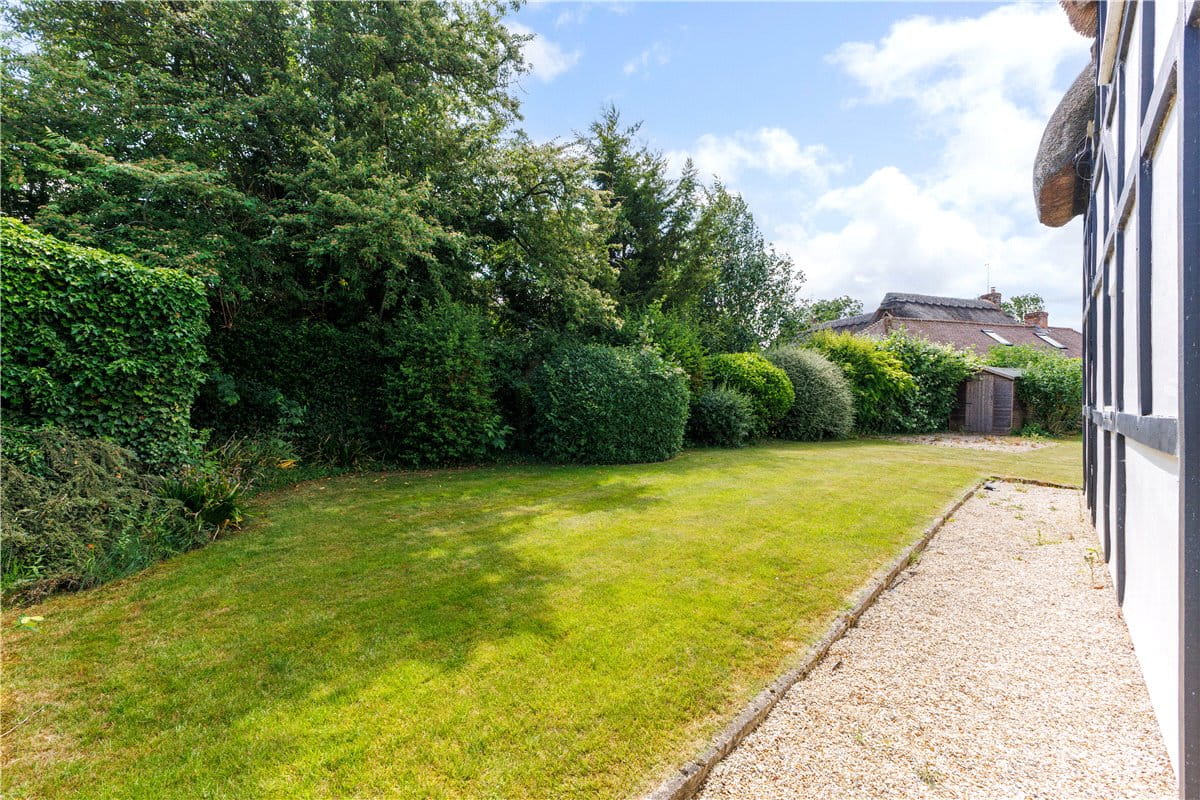 3 bedroom house, Hallam Cottages, Southend SN8 - Available