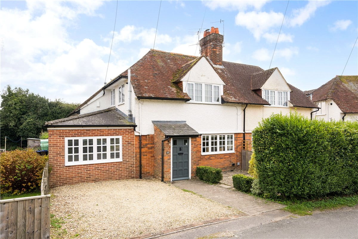3 bedroom house, St. Johns Close, Marlborough SN8 - Sold STC