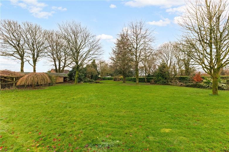 6 bedroom house, Broad Hinton, Swindon SN4 - Available