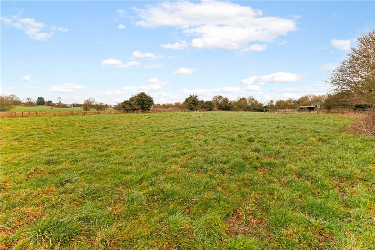 6 bedroom house, Broad Hinton, Swindon SN4 - Available