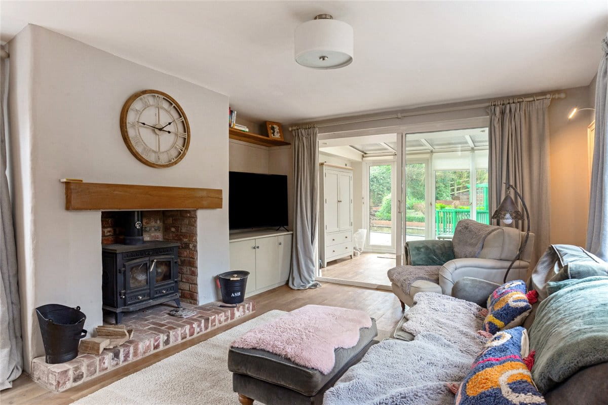 3 bedroom cottage, Wilton, Marlborough SN8 - Available