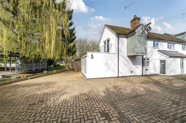 3 bedroom cottage, Wilton, Marlborough SN8 - Available