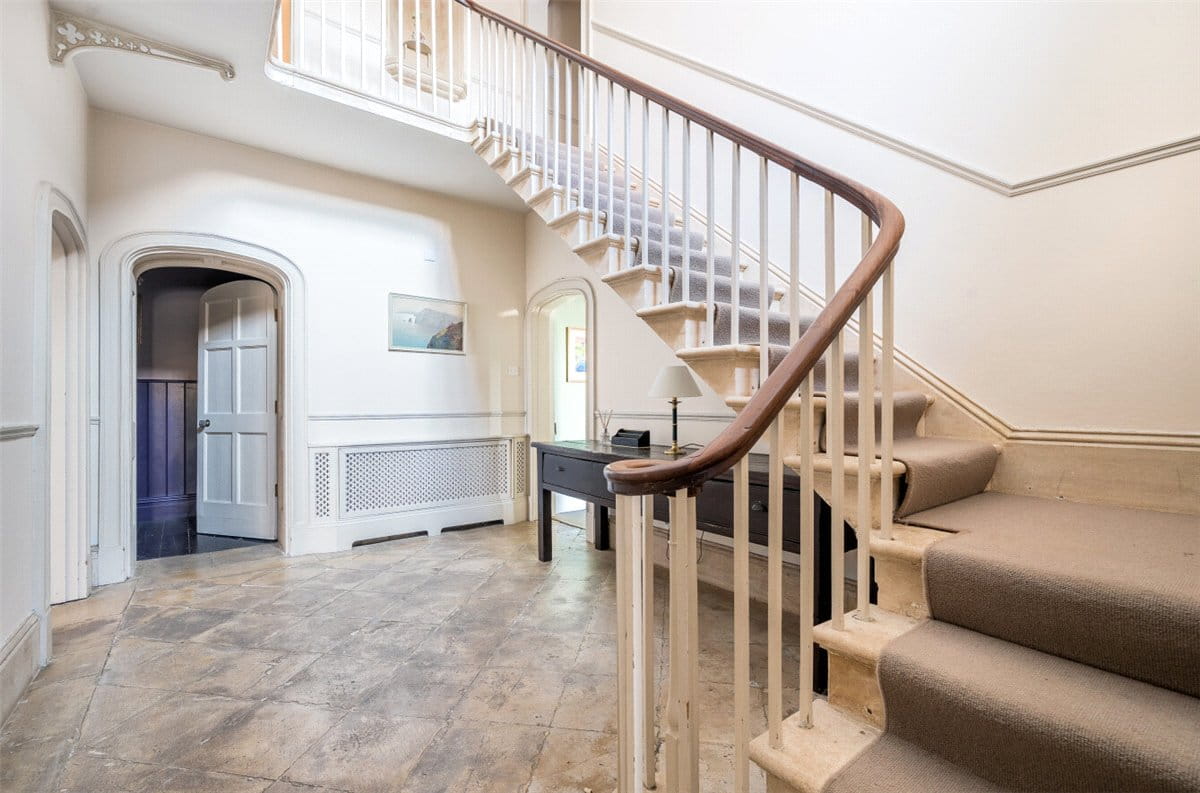 8 bedroom house, Castlefields, Calne SN11 - Available