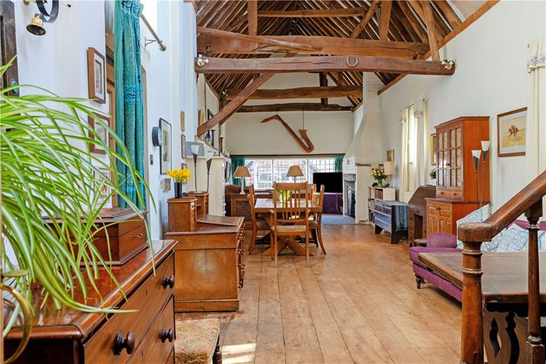 3 bedroom house, Neates Yard, Marlborough SN8 - Sold