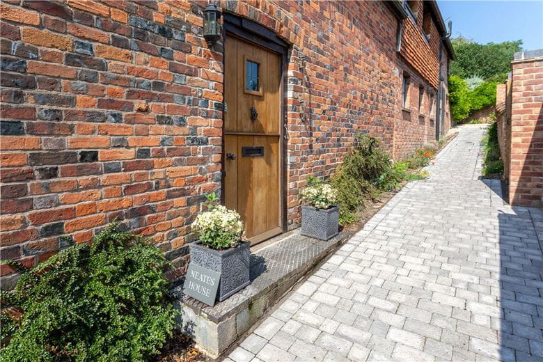 3 bedroom house, Neates Yard, Marlborough SN8 - Sold