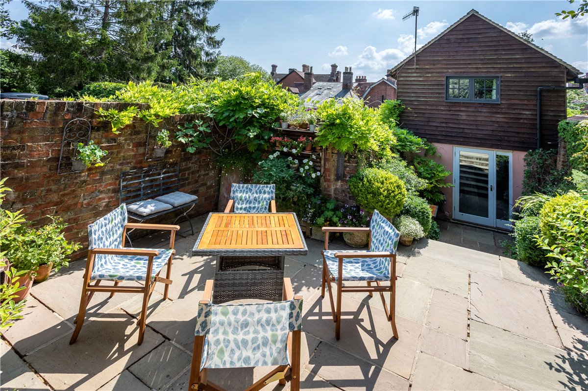 3 bedroom house, Neates Yard, Marlborough SN8 - Sold