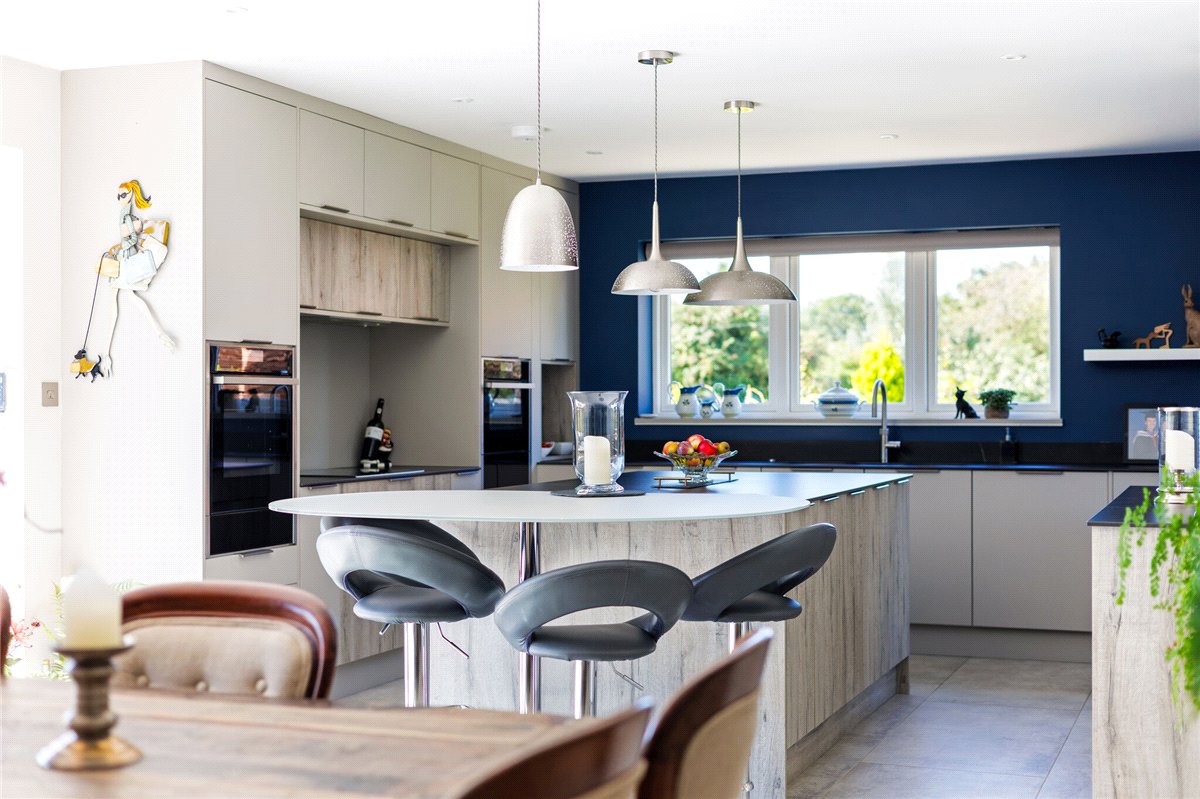 4 bedroom house, Honeystreet, Pewsey SN9 - Available