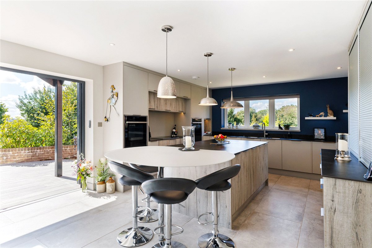 4 bedroom house, Honeystreet, Pewsey SN9 - Available