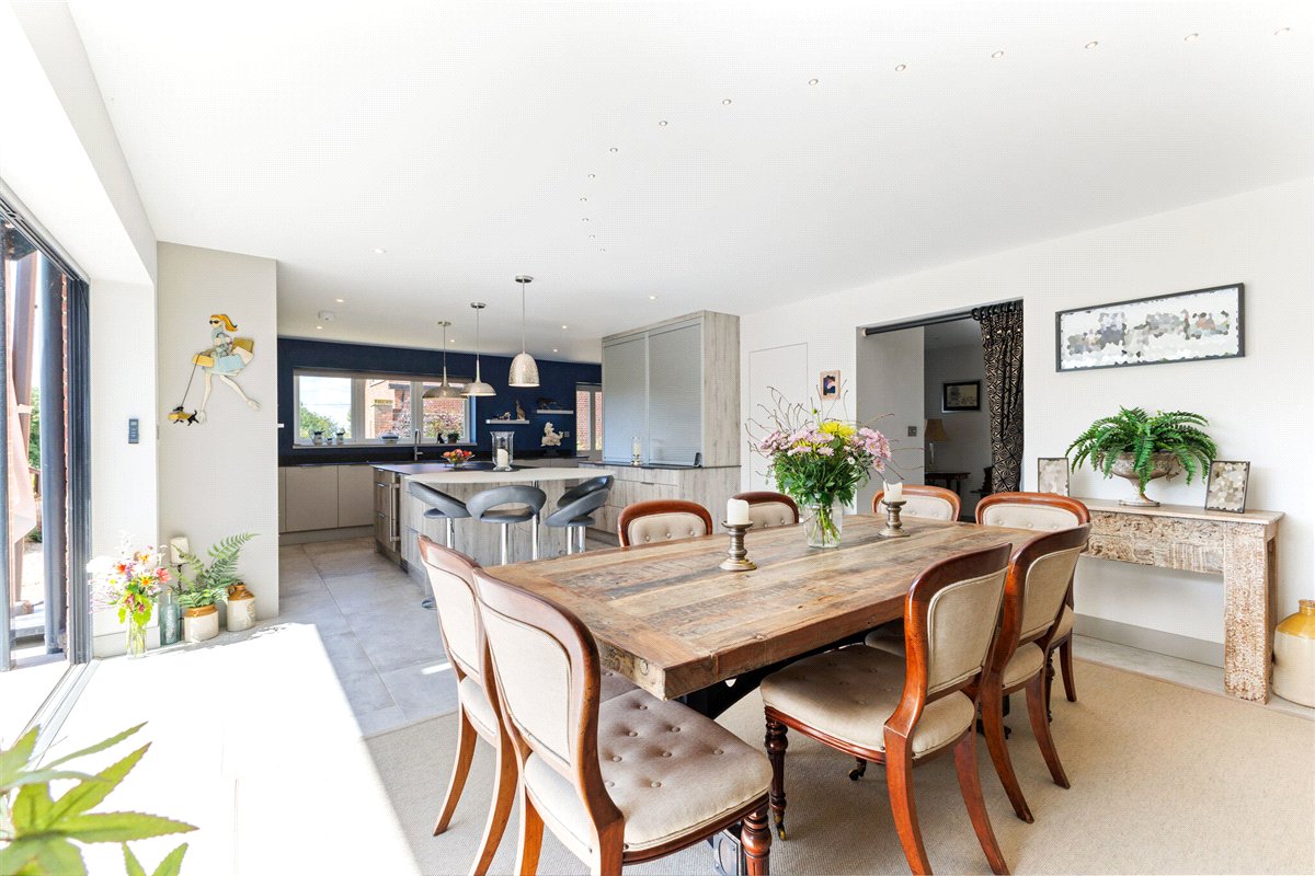 4 bedroom house, Honeystreet, Pewsey SN9 - Available