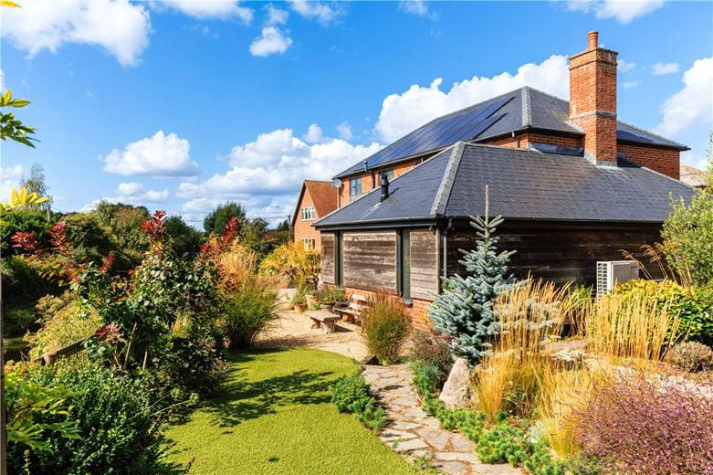 4 bedroom house, Honeystreet, Pewsey SN9 - Available