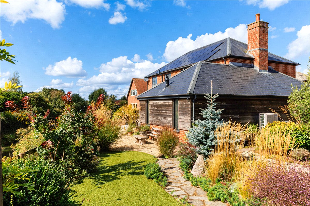 4 bedroom house, Honeystreet, Pewsey SN9 - Available