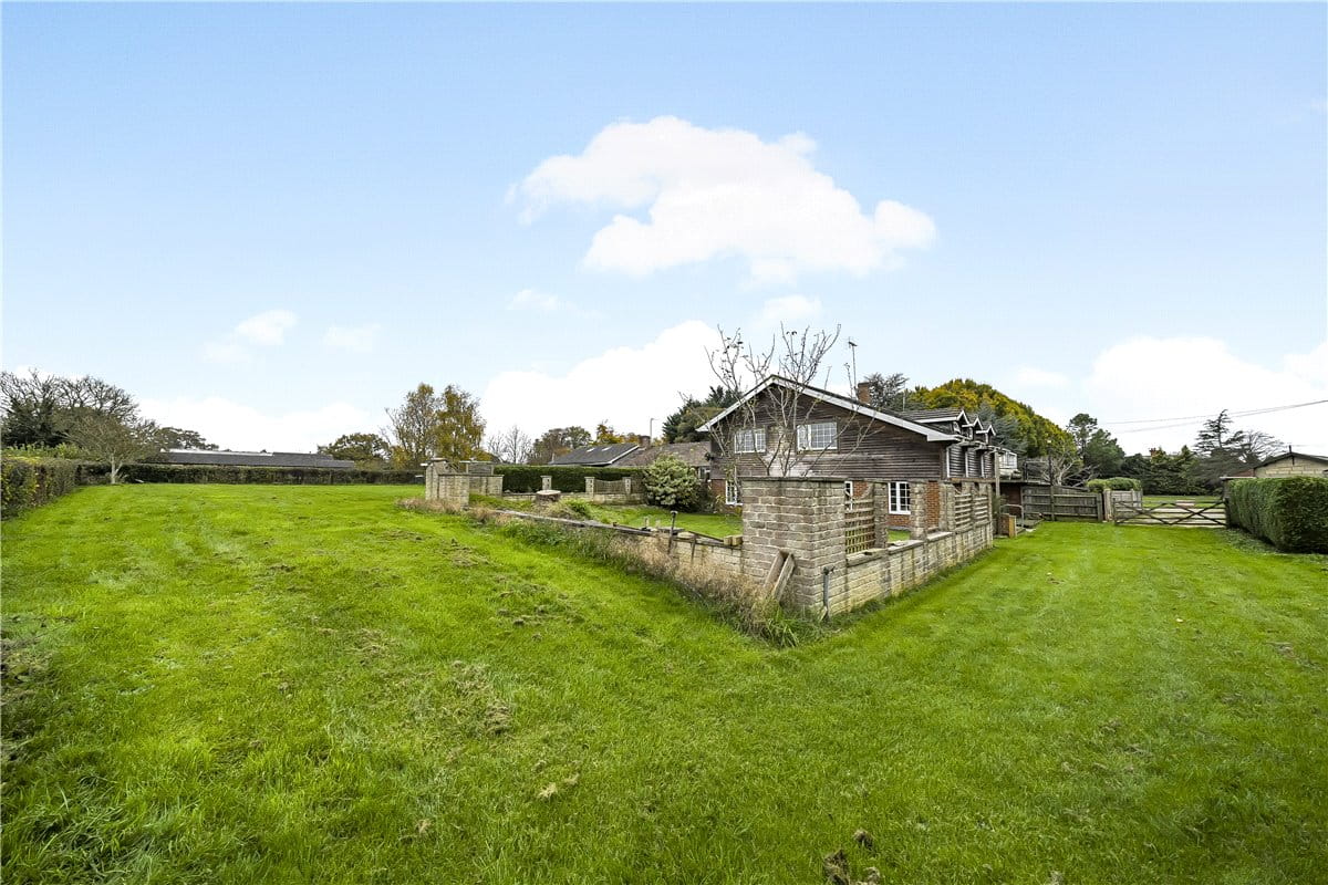 8 bedroom house, Fisher's Brook, Calne SN11 - Sold STC