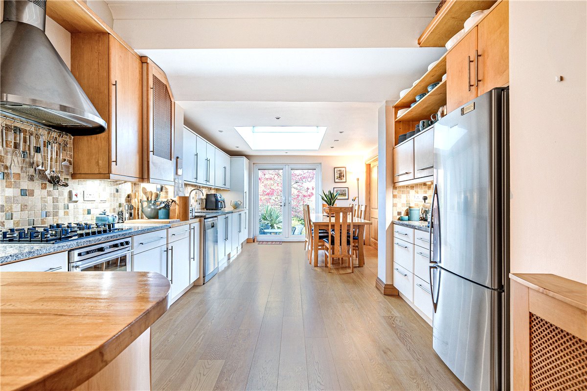 4 bedroom house, High Street, Manton SN8 - Available